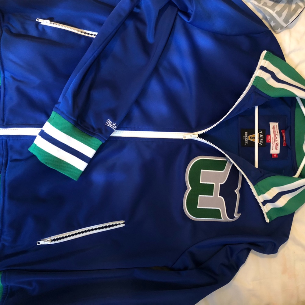 Mitchell & Ness Hartford Whalers zip up **RARE**